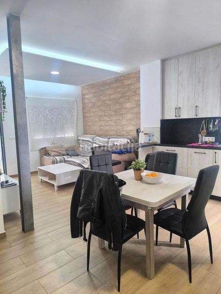 Foto 5bd228d8-d0cf-456f-b3bb-2f007285440a. Casa adossada amb calefacció a Santa Isabel Málaga