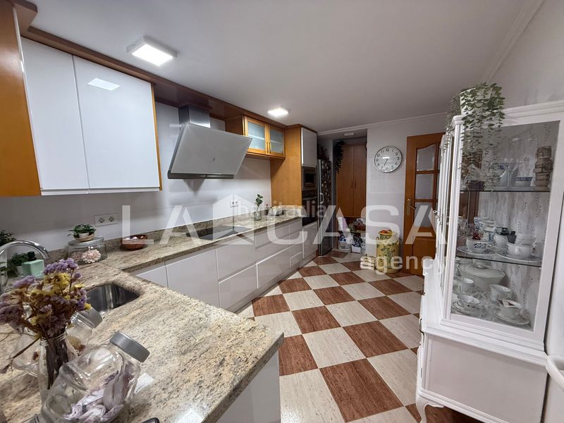 Foto 0258b786-cd26-4d76-94b5-e7dfd9cd5ab9. Maison avec parking dans Avenida de Europa Montequinto