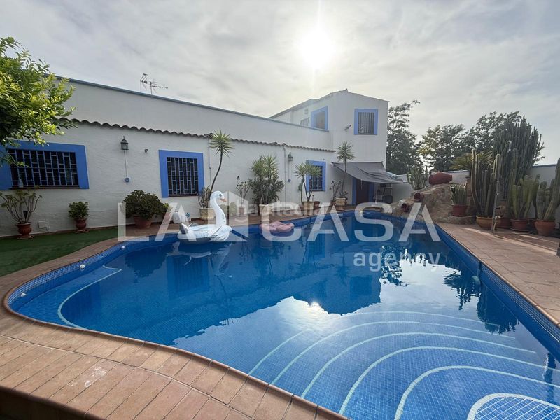 Foto 68fcb4f0-d764-4ad6-beb0-e5b23072b68c. Chalet en cerros de Montequinto Montequinto