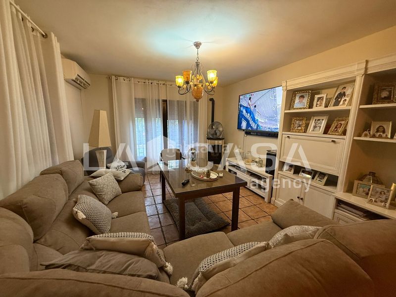 Foto 9de07fad-af01-4142-8594-654edfdecb49. Chalet en cerros de Montequinto Montequinto