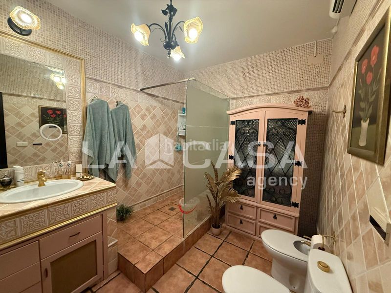 Foto e8137bff-aec0-4aa5-831e-19027406660f. Chalet en cerros de Montequinto Montequinto