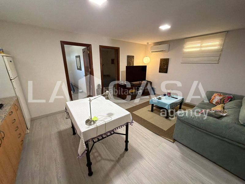 Foto 1f4954b1-71fa-42e6-9118-f321d2e874ee. Casa aparellada amb aparcament piscina a cerros de Montequinto Montequinto