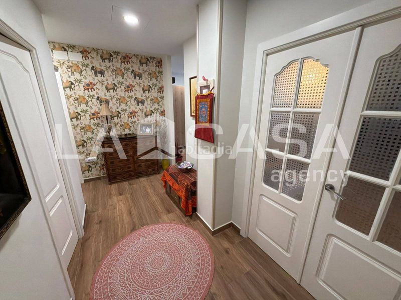 Foto 8d4fd150-5cb4-4d94-8170-996395bc797d. Casa aparellada amb aparcament piscina a cerros de Montequinto Montequinto