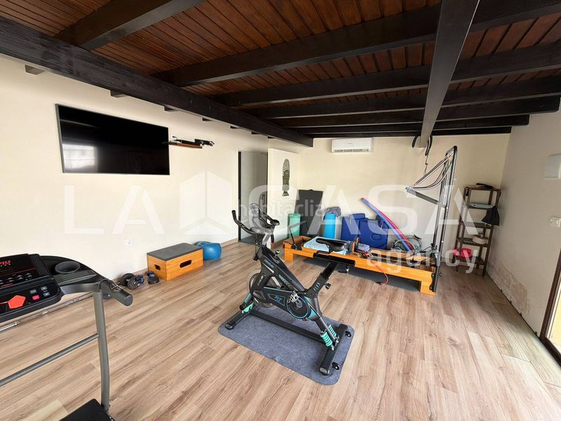 Foto c956e1f4-a7d9-4d3a-80c7-6263774c852a. Casa aparellada amb aparcament piscina a cerros de Montequinto Montequinto
