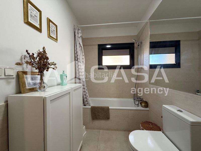 Foto c8e4f37d-80b1-461d-b1ae-8fc294d02624. Casa adossada amb aparcament piscina a Entrenúcleos Dos Hermanas