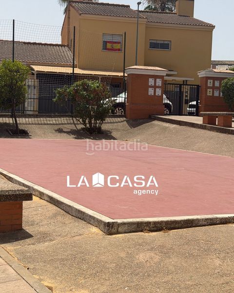 Foto d9e63177-e646-44a8-8b12-8cc94d1b4547. Casa adossada amb calefacció aparcament a Avenida de Europa Montequinto
