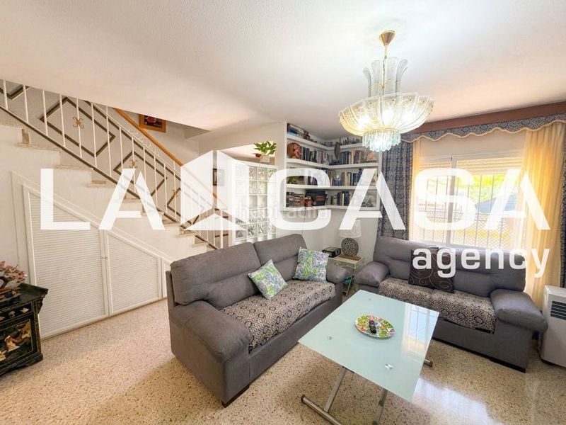 Foto 38f350f7-5f3a-44bf-b1e1-6a6c12cf5e86. Semi detached house with heating parking in Avenida de Europa Montequinto
