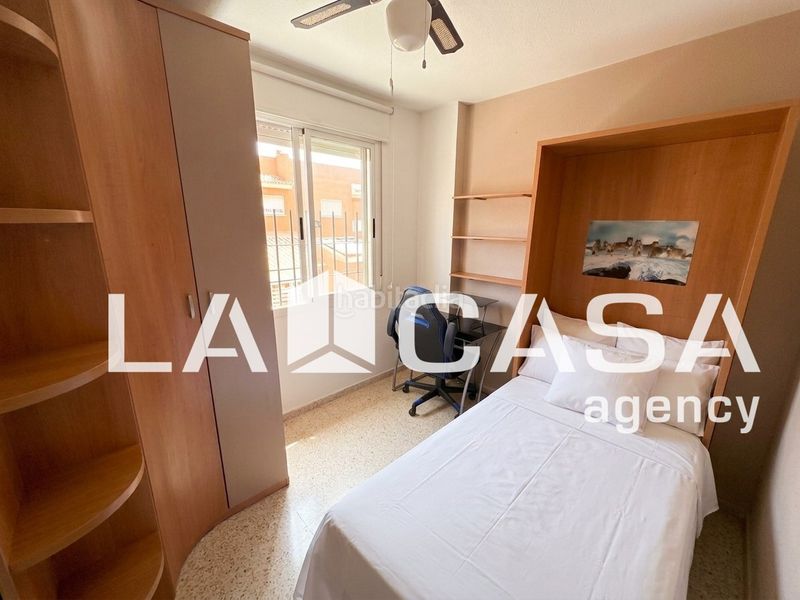 Foto 543c8821-39e2-4b81-ae9f-f05700e44a92. Semi detached house with heating parking in Avenida de Europa Montequinto
