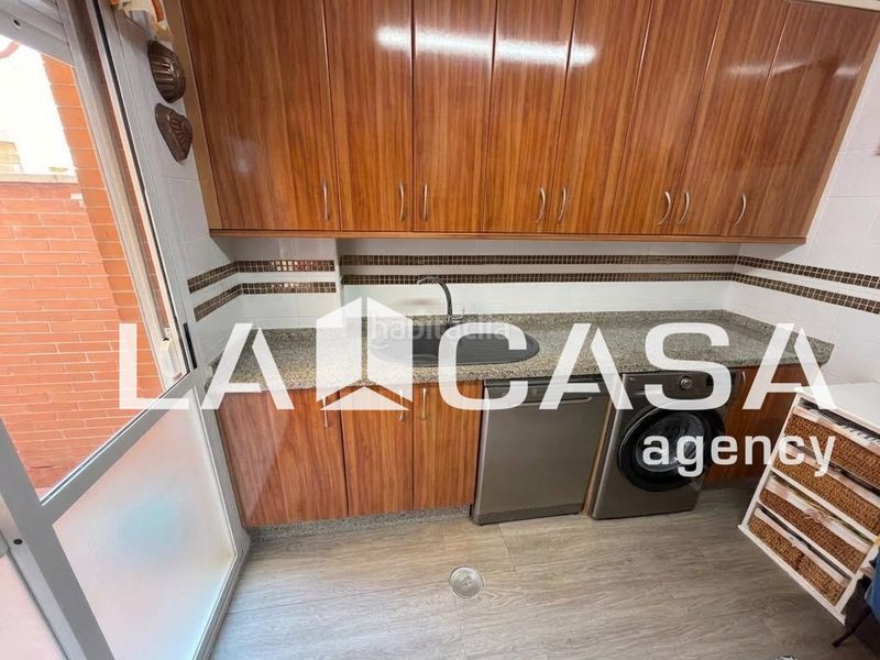Foto 5db614b4-8270-43bb-a937-4133a378ca63. Semi detached house with heating parking in Avenida de Europa Montequinto