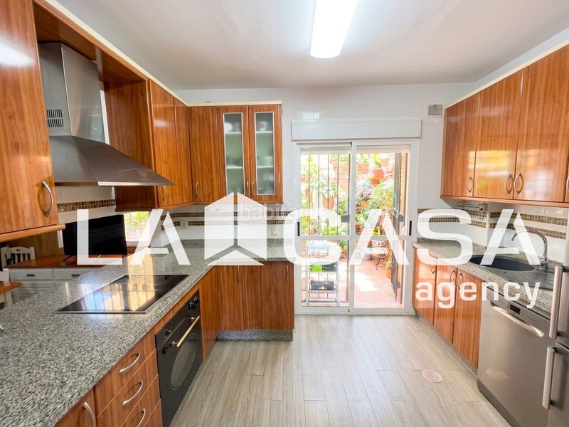 Foto d1d1cfe9-1b7e-446c-91df-129819340806. Semi detached house with heating parking in Avenida de Europa Montequinto