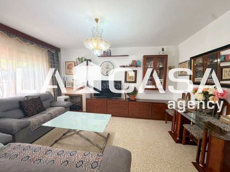 Foto f497eaf6-926f-4748-8868-fbfe909a85c4. Semi detached house with heating parking in Avenida de Europa Montequinto
