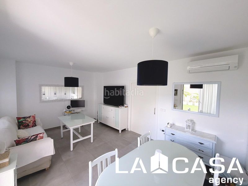 Foto 745d3a5c-b3e7-4665-ba85-4967014dd118. Casa adossada amb calefacció aparcament a Entrenúcleos Dos Hermanas