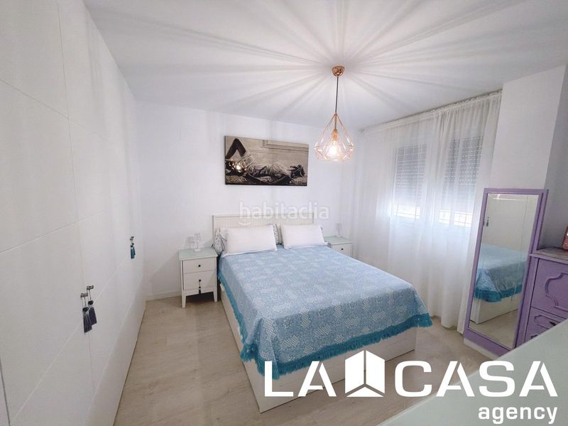 Foto b22a3b1f-83bd-4fea-b085-b8d9e31f0d22. Casa adossada amb calefacció aparcament a Entrenúcleos Dos Hermanas