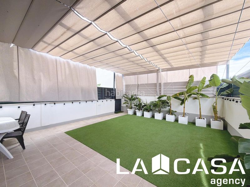 Foto b862ed04-fb9c-4c2f-b66e-ed68fa11ee19. Casa adossada amb calefacció aparcament a Entrenúcleos Dos Hermanas
