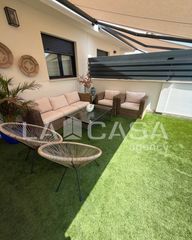 Casa adossada a Entrenúcleos