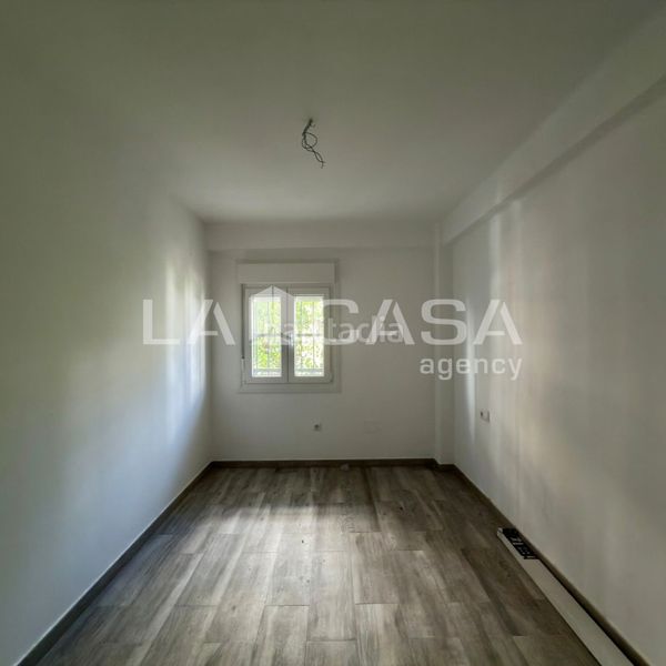 Foto 573c9af2-bd54-49d6-a0ba-e3f92a64cc33. Pis a Cruz Roja Sevilla