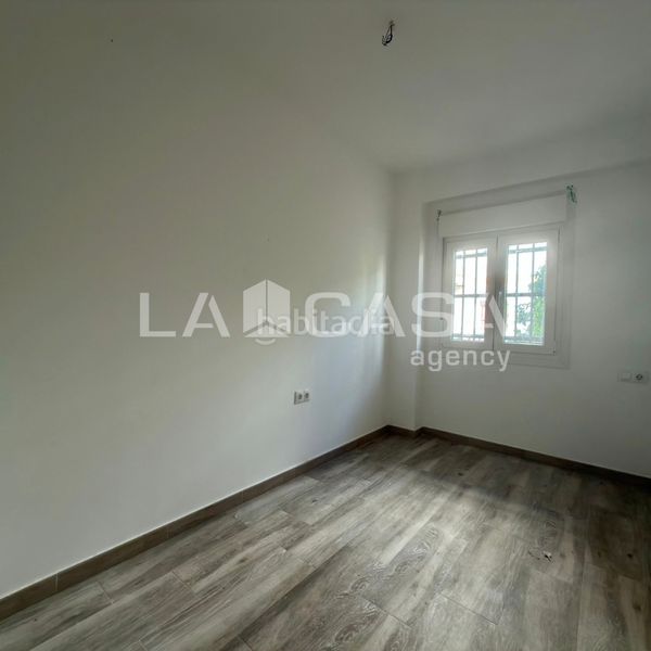 Foto ea8c02cf-bd58-4122-97fa-4a9366d60ad8. Pis a Cruz Roja Sevilla