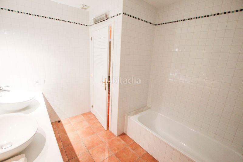 Foto a2244b86-c0d2-4acc-9fa6-2c646e2f9f4b. Xalet amb calefacció aparcament piscina a Altea la vella Altea