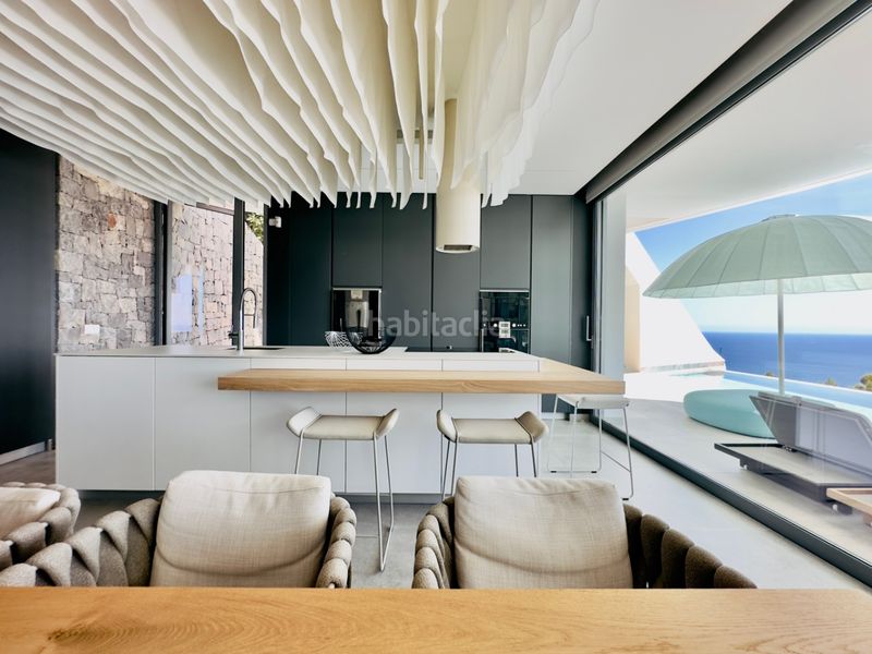 Foto 7d1bee2b-f07f-49e7-b4cd-88e2f93324a5. Chalet con parcheggio piscina in Mascarat Altea