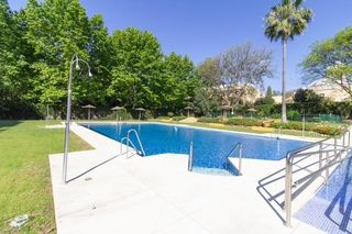 Piso en Avenida virgen del roc�o 4