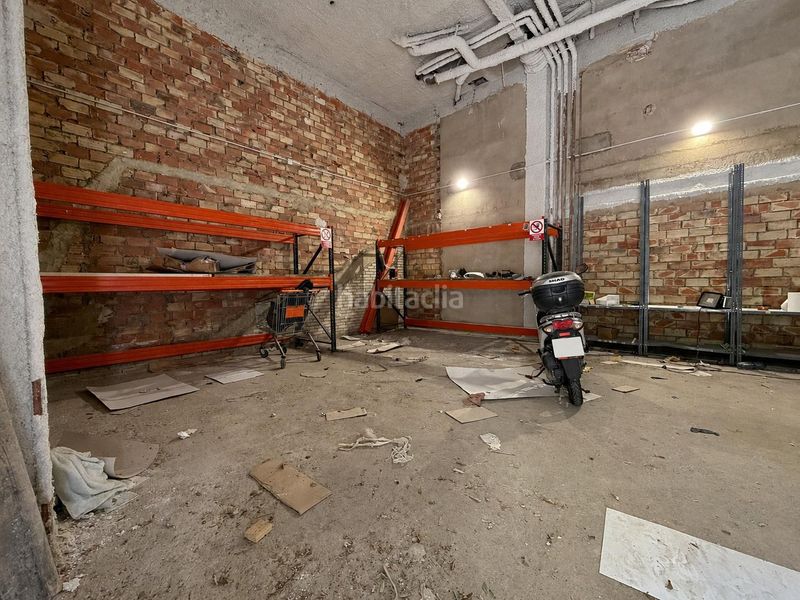 Foto b7f0d9f7-7e98-4ac2-a52b-9a1bf9661853. Local comercial a Ciutat Jardí Valencia