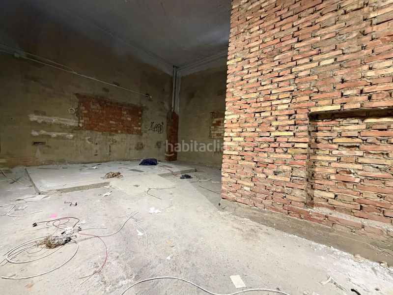 Foto c9b8979d-0800-4eba-88c9-93fcdcf5d3a5. Local comercial a Ciutat Jardí Valencia