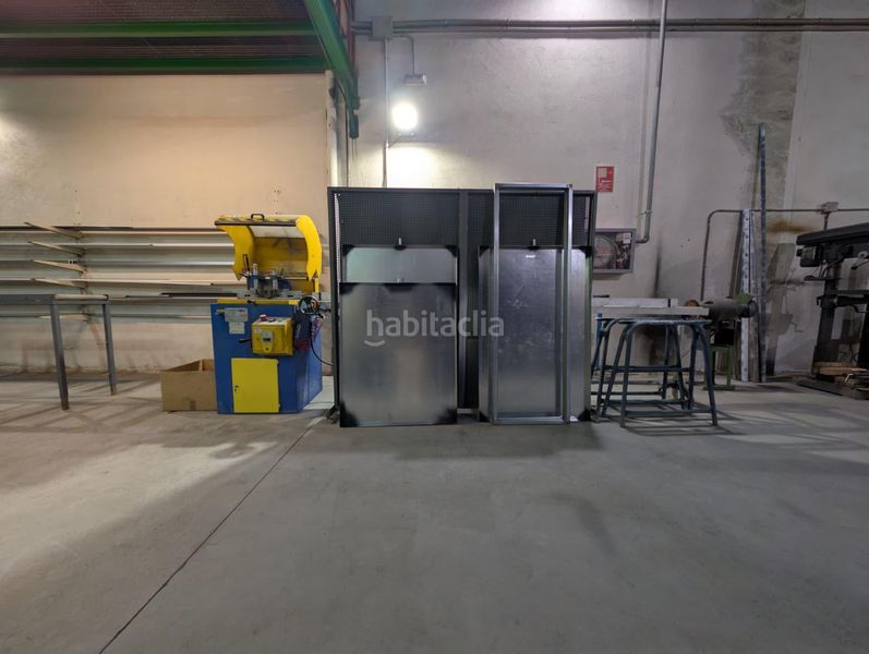 Foto 2a6b1955-b776-468e-a4ac-4912934b30a9. Nau industrial a Catarroja