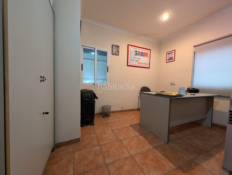 Foto f041faa8-2474-4775-a9b3-a7a8595ac56a. Nau industrial a Catarroja