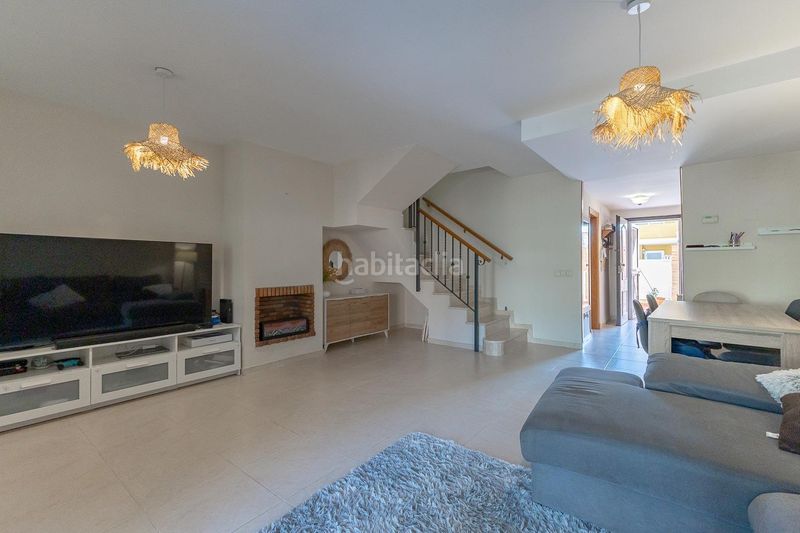 Foto 08d5213a-907a-46b3-b2ee-9eea52300ffd. Casa adosada chalet en venta en jardines de masias iii en Moncada