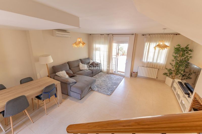 Foto 142ecd39-c384-4942-a2e5-ec281965e45e. Casa adosada chalet en venta en jardines de masias iii en Moncada