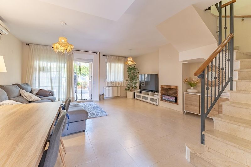 Foto ecfdf9bd-ec8e-462a-abba-20c94416690b. Casa adosada chalet en venta en jardines de masias iii en Moncada