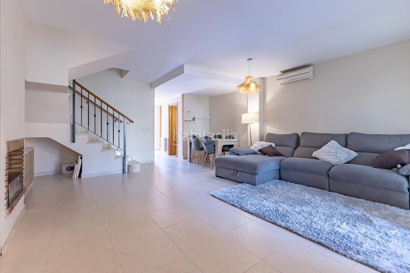 Foto ed96b9a3-c18c-4a8e-af60-aba700a8eaac. Casa adosada chalet en venta en jardines de masias iii en Moncada