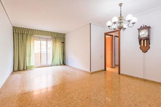 Flat  Fontanares. Piso en venta en fontanares