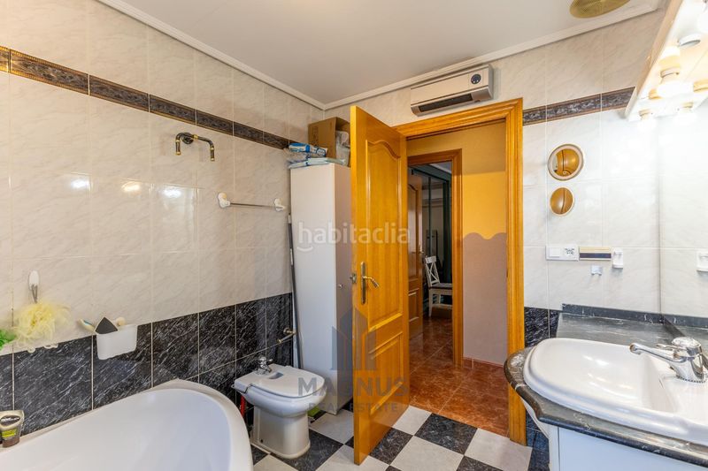 Foto d3fe93d2-fdf3-409e-bdcd-5a5b03d49a30. Pis a La Llum Valencia