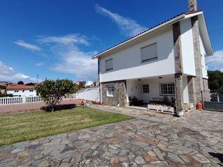 Affitto Chalet  Rúa augarrio 11. Alquiler vacacional de gran chale con finca a 500 m de centro de