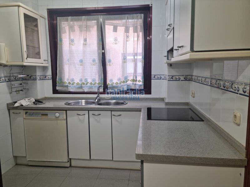 Foto 85f46776-9129-449b-9ccc-ba35a30337e3. Rent flat with heating parking in El Ejido - Santa Ana León