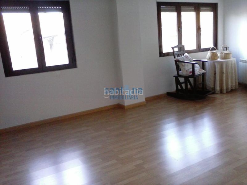 Foto ac7fa385-4c18-496c-bd30-c18f67990ba7. Apartament amb calefacció aparcament a Valderas