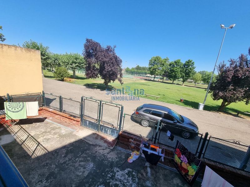 Foto a8844dd7-c14f-427d-bb69-5e9fe7151a87. Casa amb aparcament a Villarejo de Órbigo
