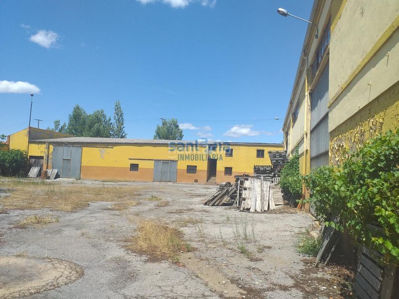 Foto 9fbb9dd7-8533-4cff-baee-649402b805da. Location bâtiment à usage industriel dans La Vega - La Sal León