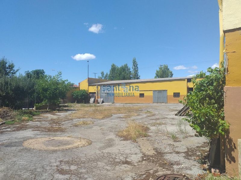 Foto af8a9cae-26cf-411e-aa19-8bfab668da4e. Location bâtiment à usage industriel dans La Vega - La Sal León