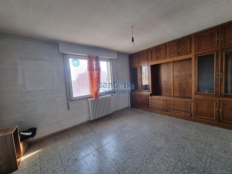 Foto f2415123-84bc-4de3-b658-d9ef3c2b777a. Apartament amb calefacció aparcament a San Claudio - La Chantría León