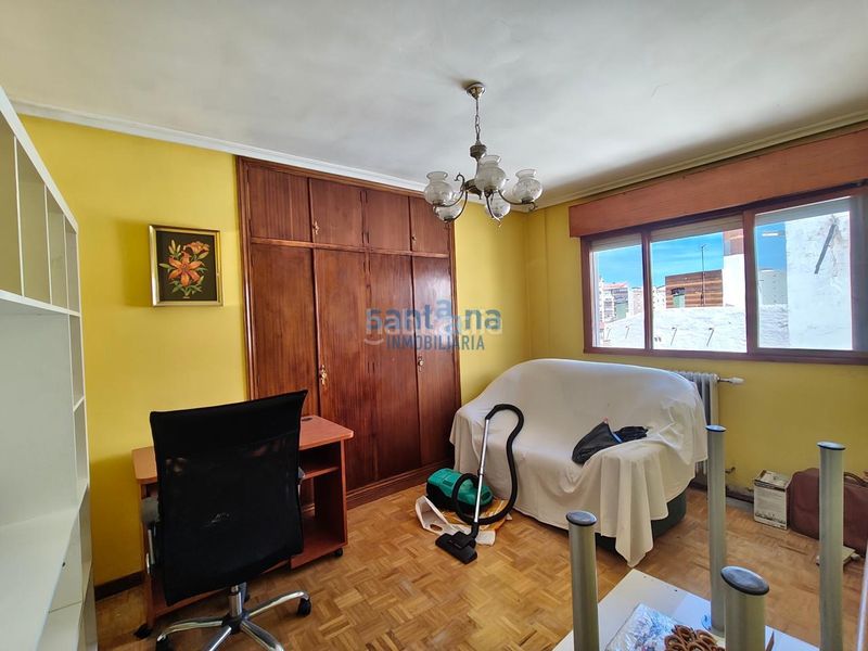 Foto 533db187-95b4-4fbd-84b9-179d75c80231. Flat with heating in San Claudio - La Chantría León