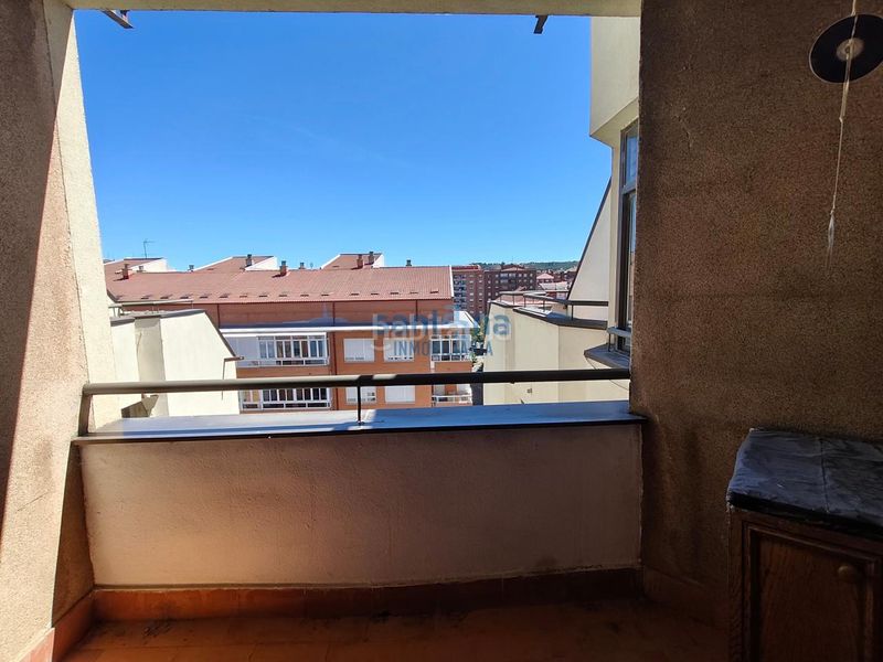 Foto f05a1081-cbc6-4574-b44a-6446777c66bd. Flat with heating in San Claudio - La Chantría León