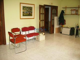 Rent Office space in El Ejido - Santa Ana