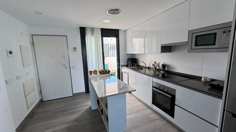 Foto 27477a37-981e-4963-9137-4fa9e3c7939e. Dúplex amb aparcament piscina a balcón de Finestrat-terra marina Finestrat