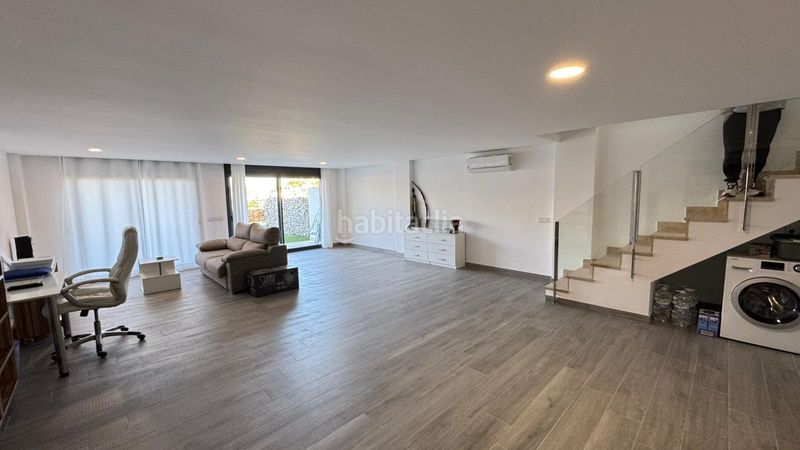 Foto 4f4addb0-0ddc-4800-9ff2-7bcbb24fc20c. Dúplex amb aparcament piscina a balcón de Finestrat-terra marina Finestrat