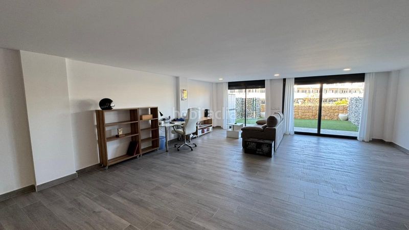 Foto a5ecc9cc-b719-4de2-9a26-1f81d1f9d419. Dúplex amb aparcament piscina a balcón de Finestrat-terra marina Finestrat