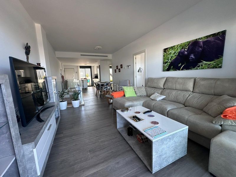 Foto bc5eff29-30ce-4258-8ee9-f44994044e00. Dúplex amb aparcament piscina a balcón de Finestrat-terra marina Finestrat