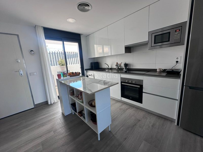 Foto fccb7a3b-f781-4e50-bbb7-1d0057a27551. Dúplex amb aparcament piscina a balcón de Finestrat-terra marina Finestrat