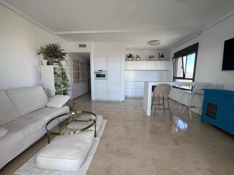 Foto 2988c1a8-8cdc-49d6-a651-50b5a9d2a0ba. Apartament amb aparcament piscina a Via Parque Benidorm